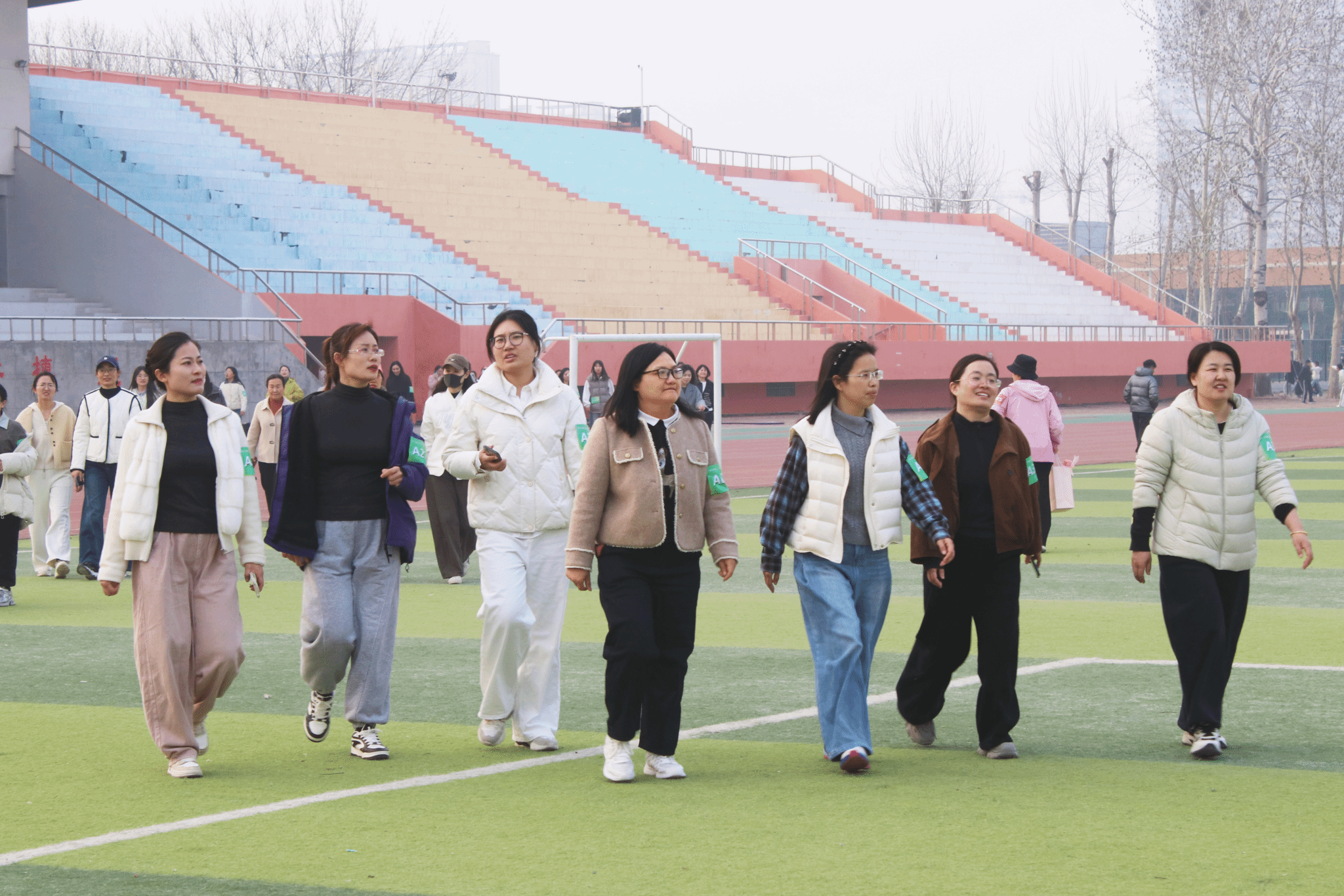 我校举行“三八”国际劳动妇女节健步走活动